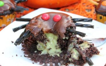 Gut-sy Spider Cupcakes by The Lazy Vegan Baker