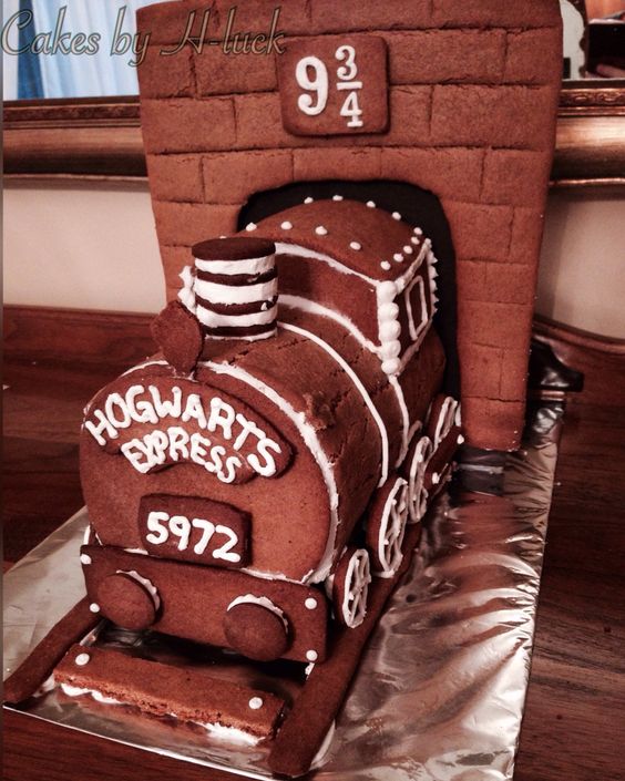 Hogwart’s Express ginger bread “house”