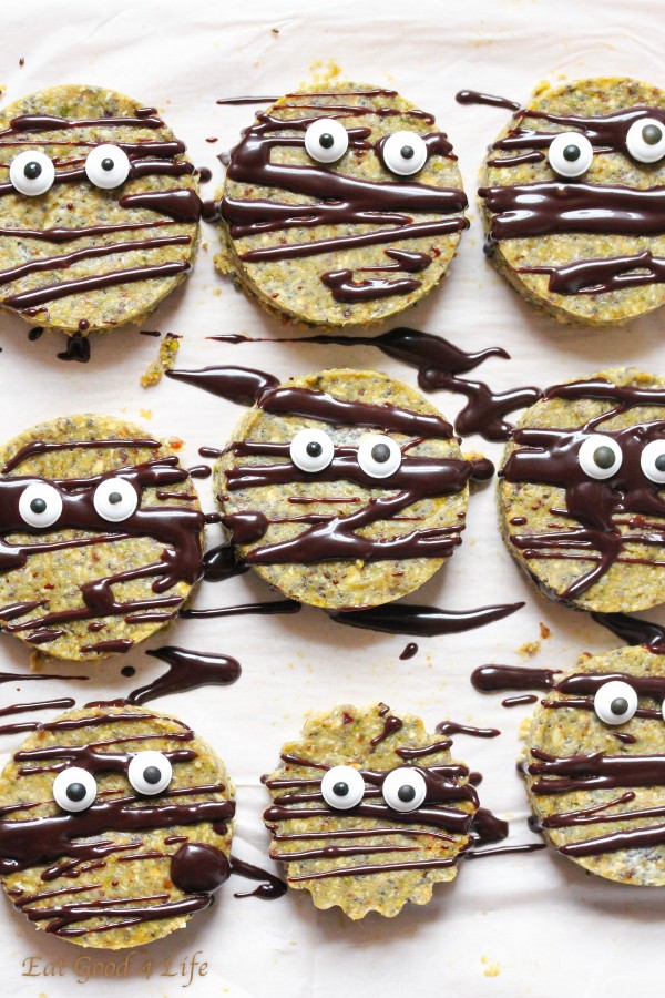 Raw vegan Halloween mummy cookies by Eat Good 4 Life