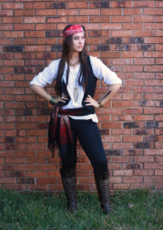 a pirate is an excellent and quick costume