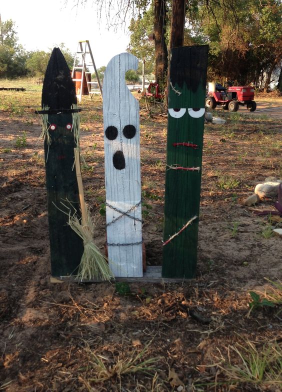 Halloween!!! Fence pickets are good for everything!