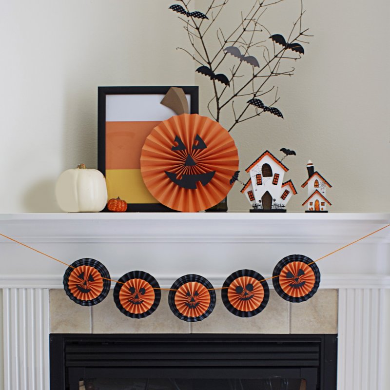 Mantle Halloween Decorations.