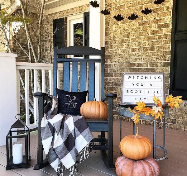 Outdoor Halloween Decor Vignette with a Witty Sign.