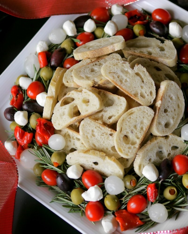 Christmas Antipasto Wreath