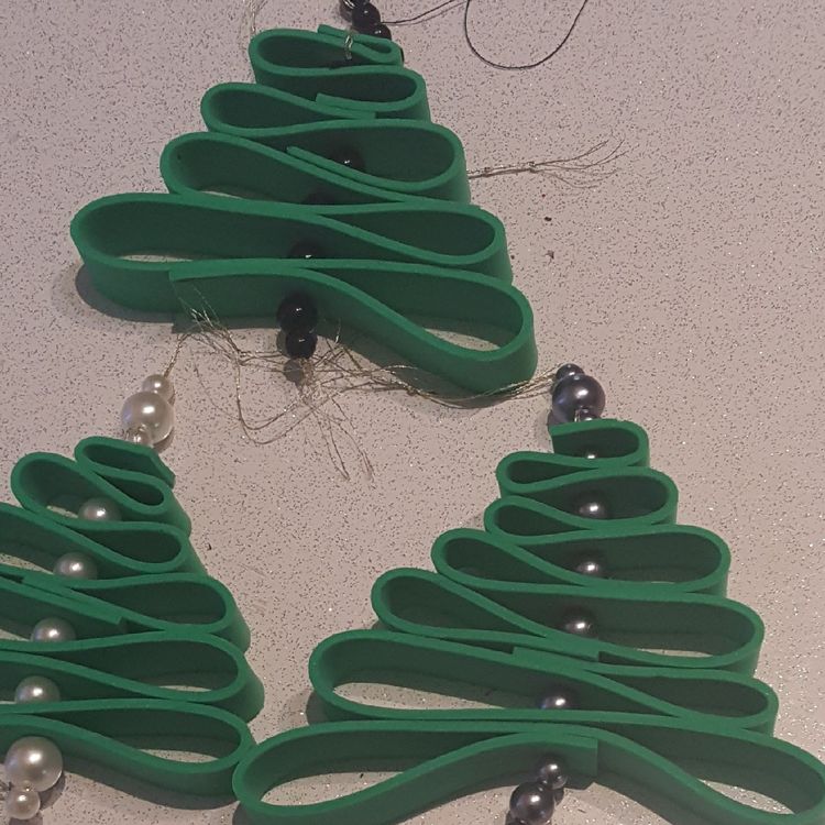 DIY Easy Ribbon Bead Christmas Tree Ornament.