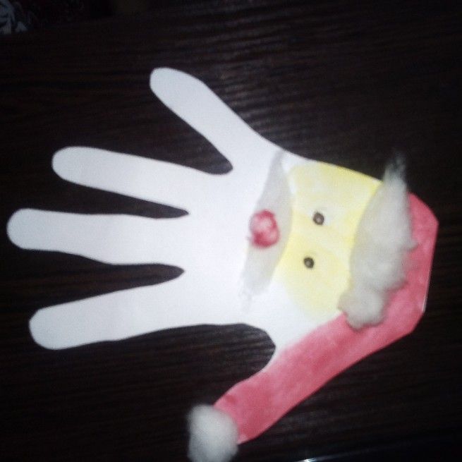 Kids will love making these Santa handprints.