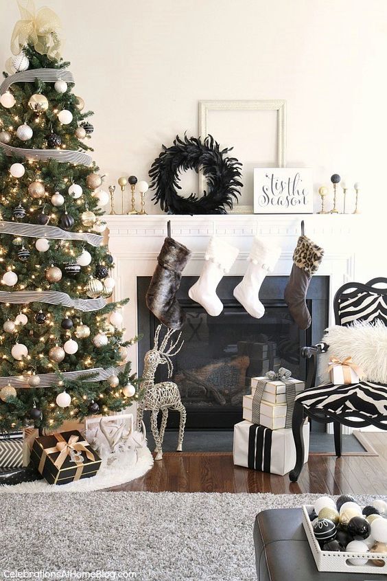 Beautiful Black and White Christmas decor Via Celebrations at Home