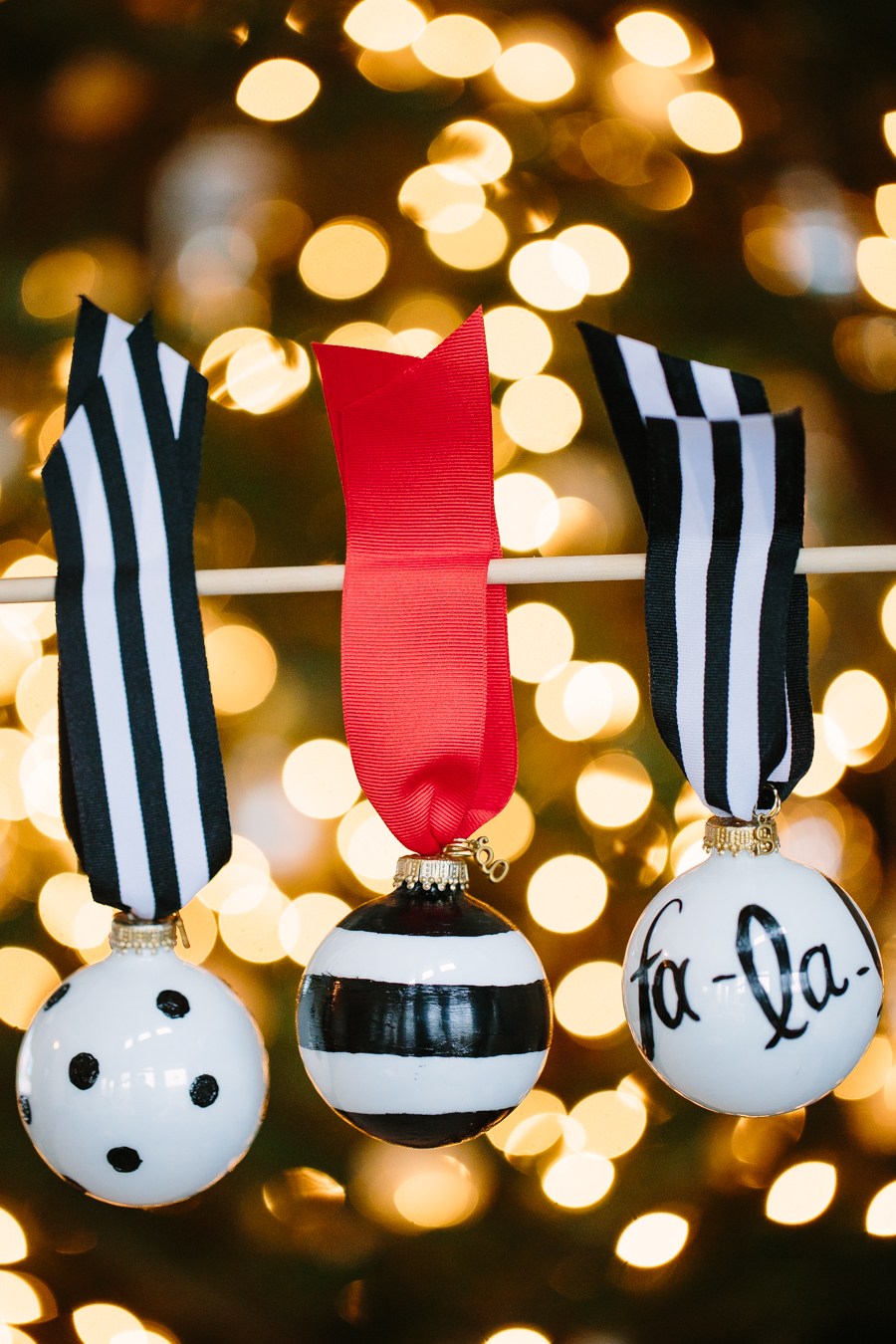 Black and White Ornaments A La Kate Spade.