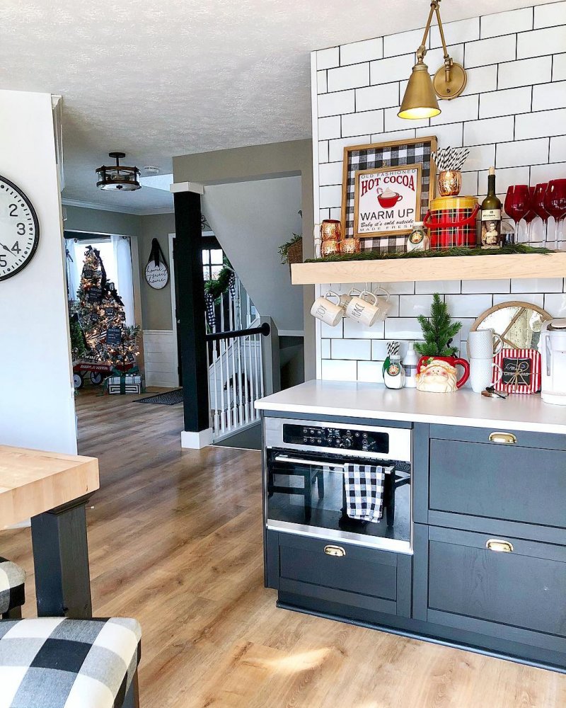 Christmas decor to your kitchen that is functional and pretty!