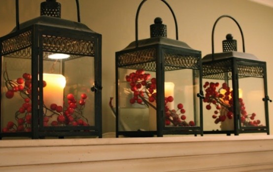 Christmas-inspired flourishes to your lanterns.