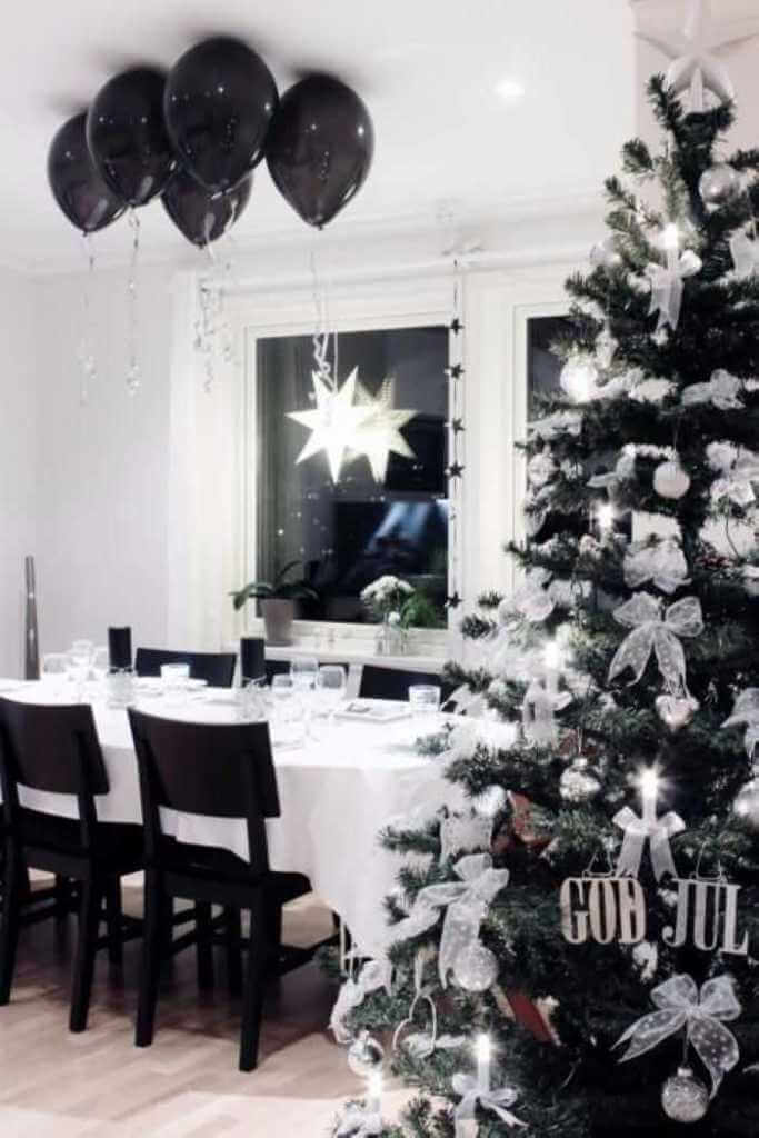 Dining Room Black White Decor.