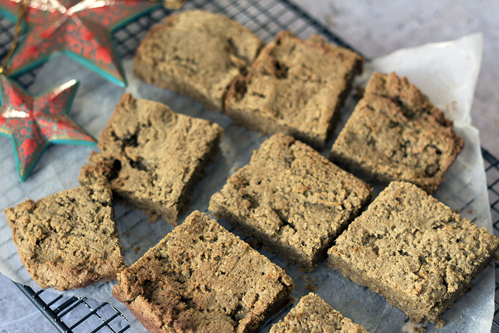 Healthy gingerbread chickpea blondies by Sneaky Veg