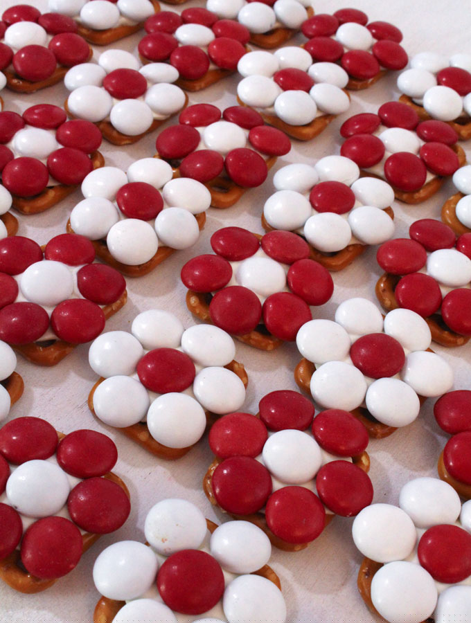 Holiday Poinsettia Pretzel Bites
