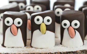 Penguin Marshmallows from Eats Amazing