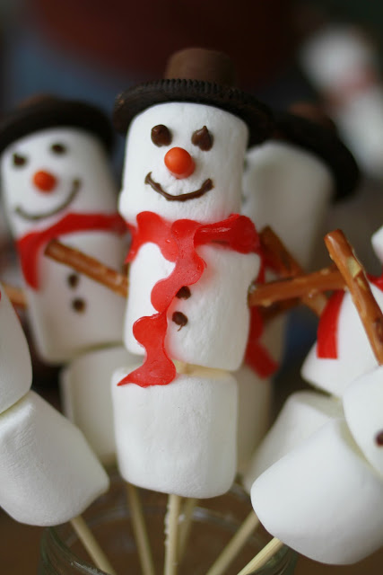 Snowman Treats on a Stick