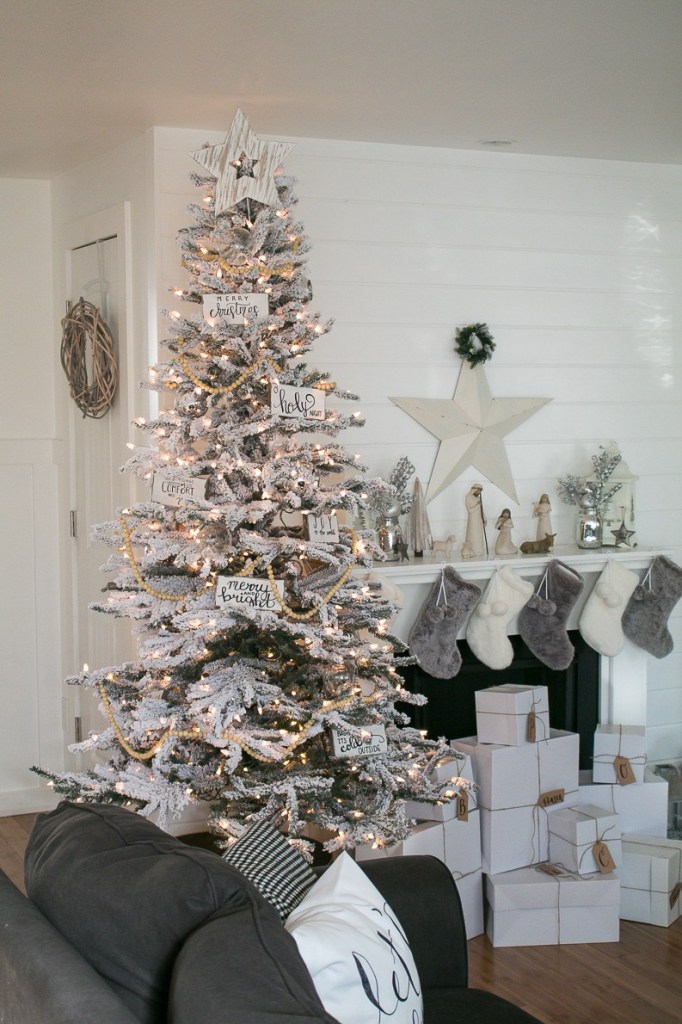 60+ Excellent White Christmas tree ideas that defines Elegance ...