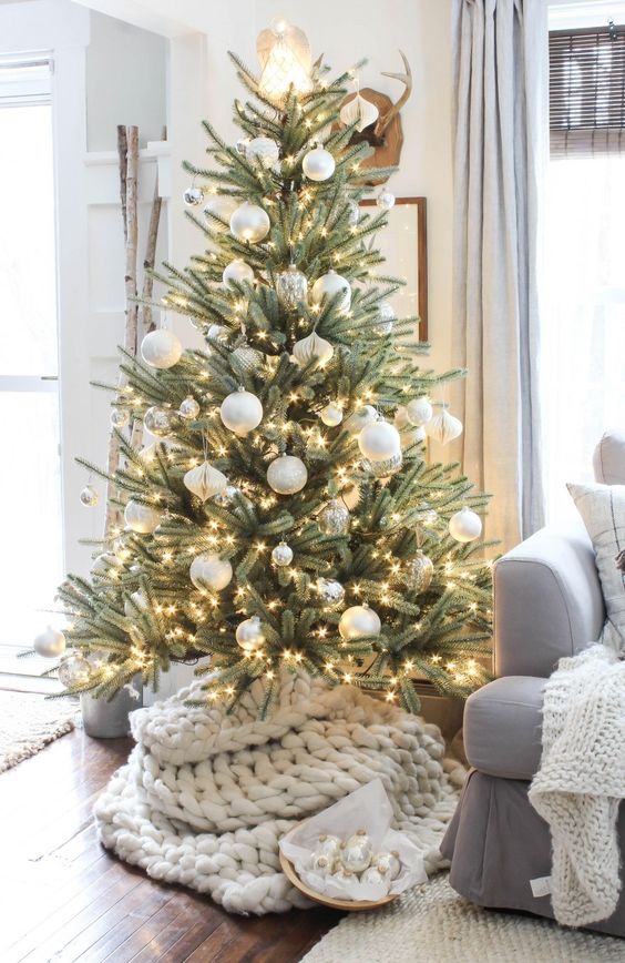 White Ornaments Christmas Tree decor.