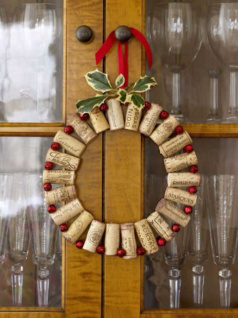 Christmas wreath with cork stoppers