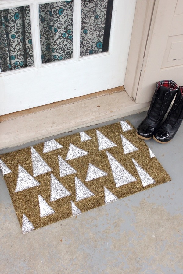 Dress up your doormat for Christmas!